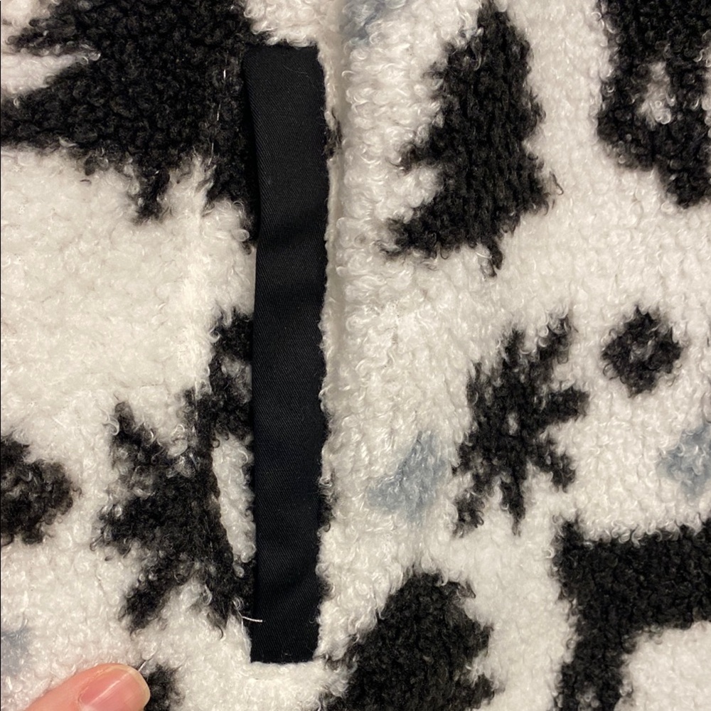 Vera Bradley Black and White Fleece Pullover - Picture 4 of 9